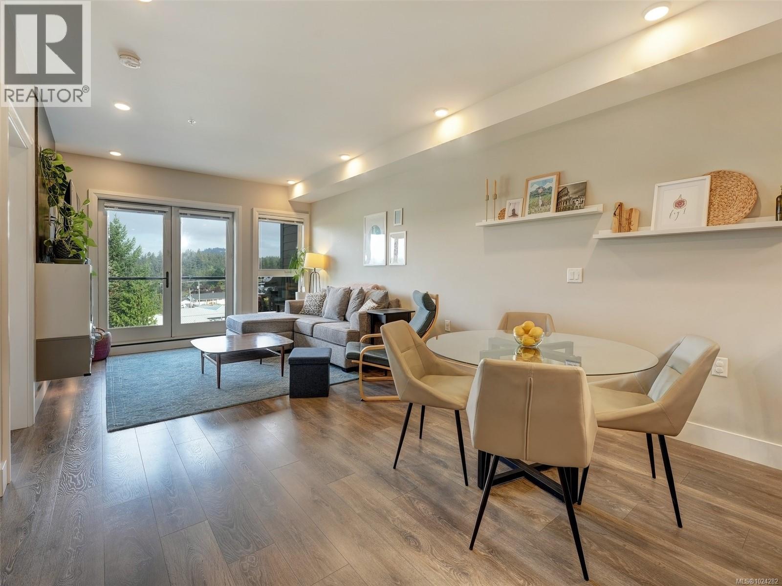 Single Family House for Sale in   Travino Lane Travino Saanich 