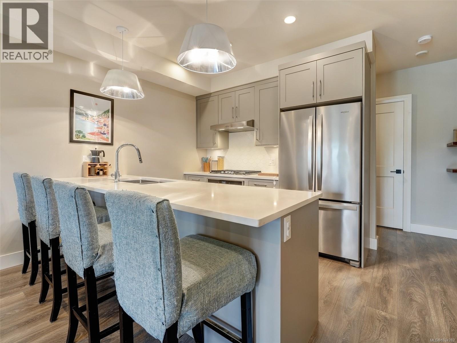 Single Family House for Sale in   Travino Lane Travino Saanich 