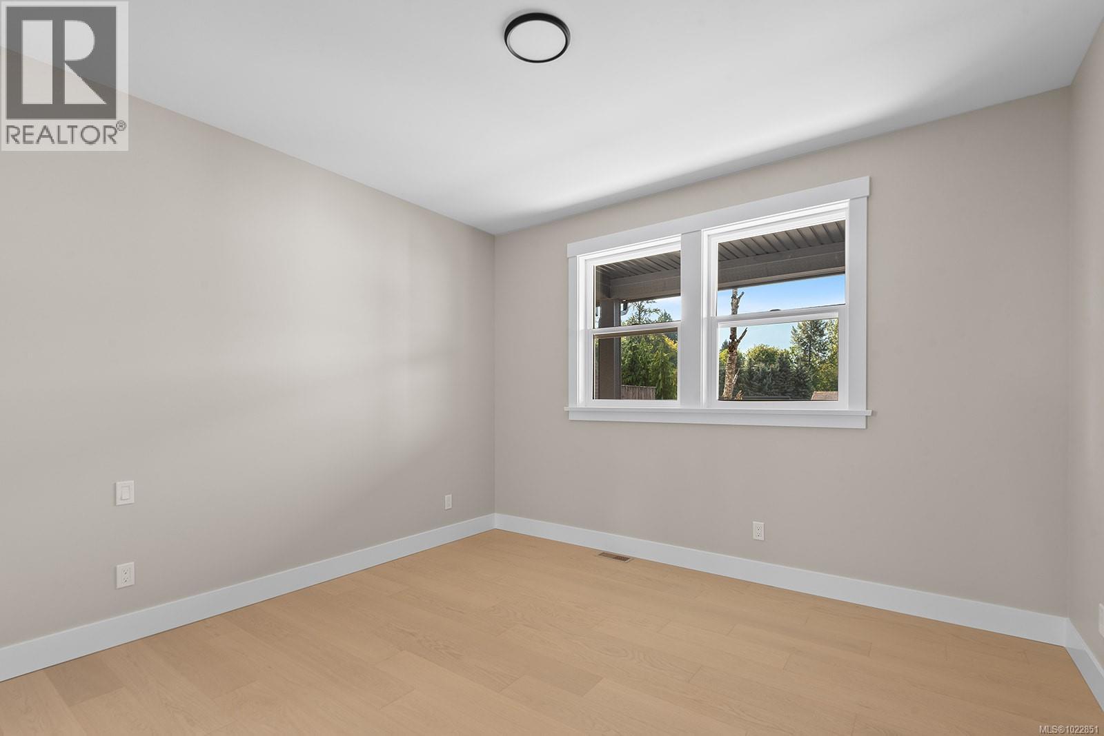 212 Oak Lane, Lake Cowichan