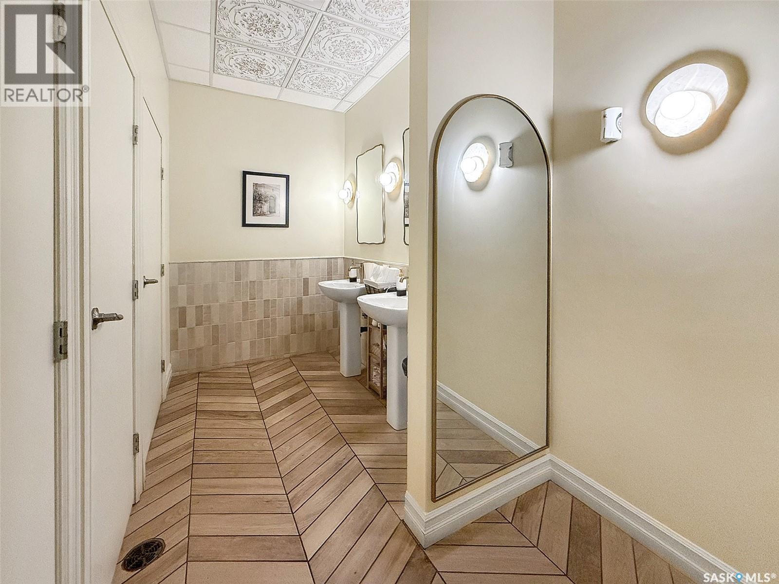 Retail for Sale in  st AVENUE NE Swift Current 