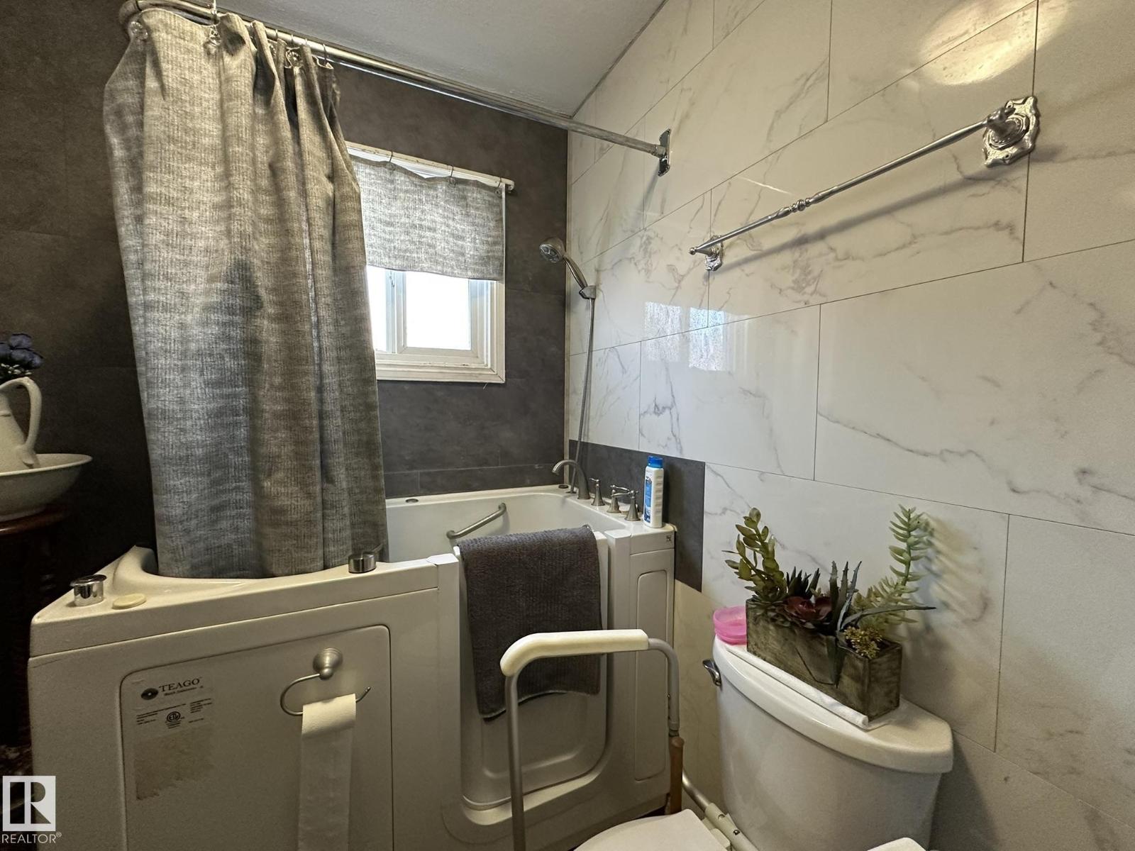 
          59240 Range 191 Road
            <br/>
            <span>Rural Smoky Lake County</span>
            , 
            <span>AB</span>
             <span>T0A3C0</span>
         - Photo 31