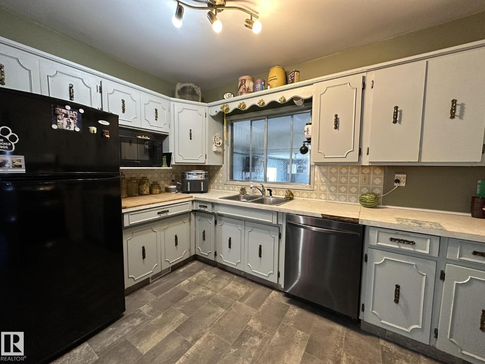 
          59240 Range 191 Road
            <br/>
            <span>Rural Smoky Lake County</span>
            , 
            <span>AB</span>
             <span>T0A3C0</span>
         - Photo 24