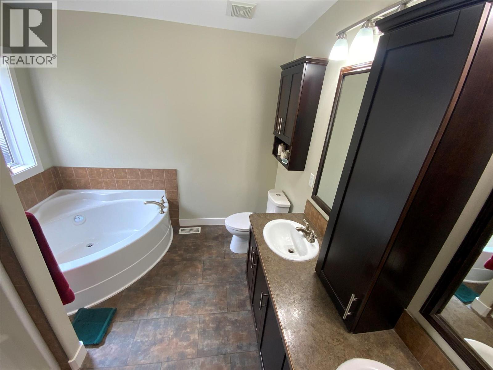 8300 Gallagher Lake Frontage Road Unit# 69, Oliver