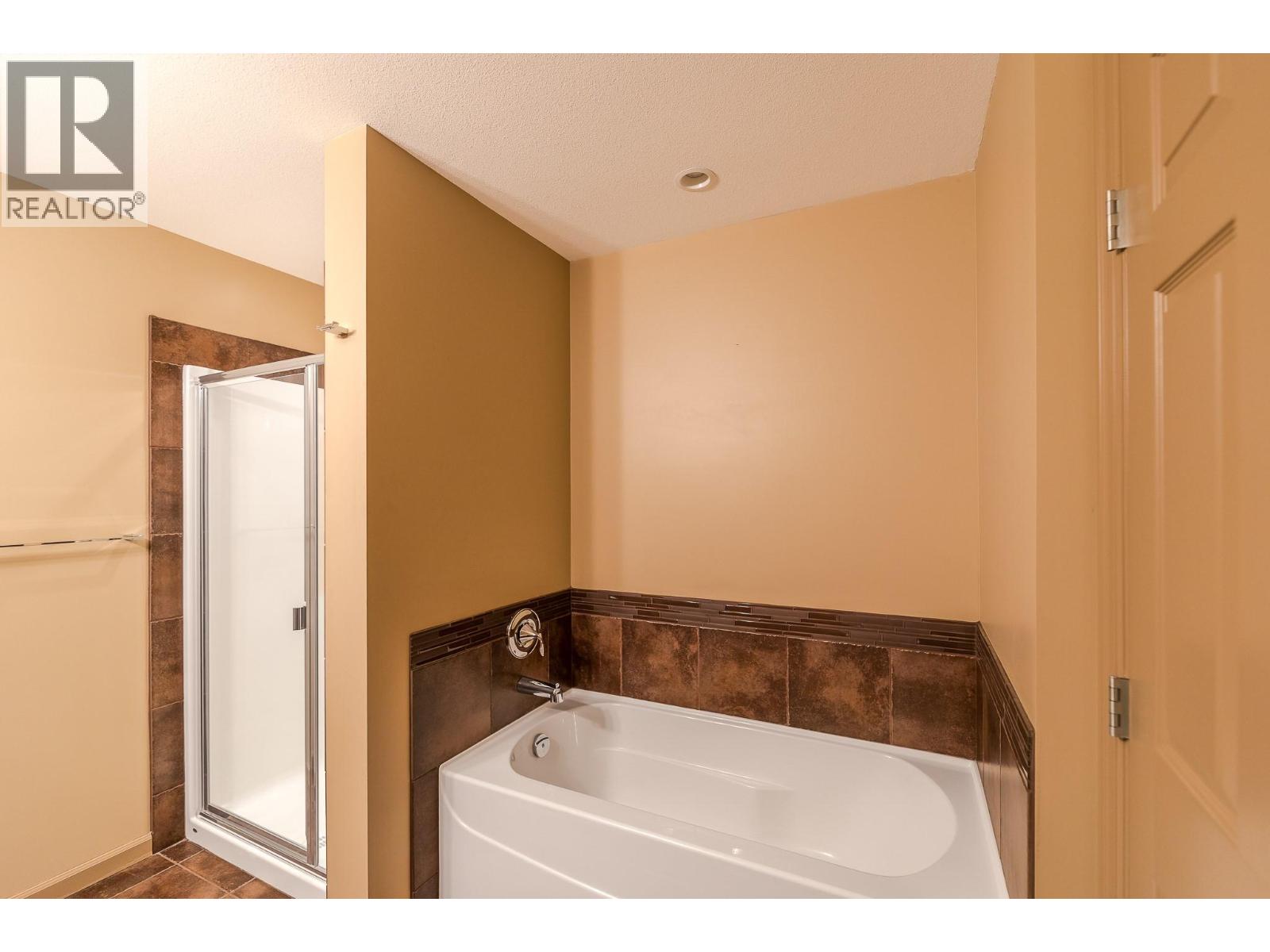 #204 3589 Skaha Lake Road - 14