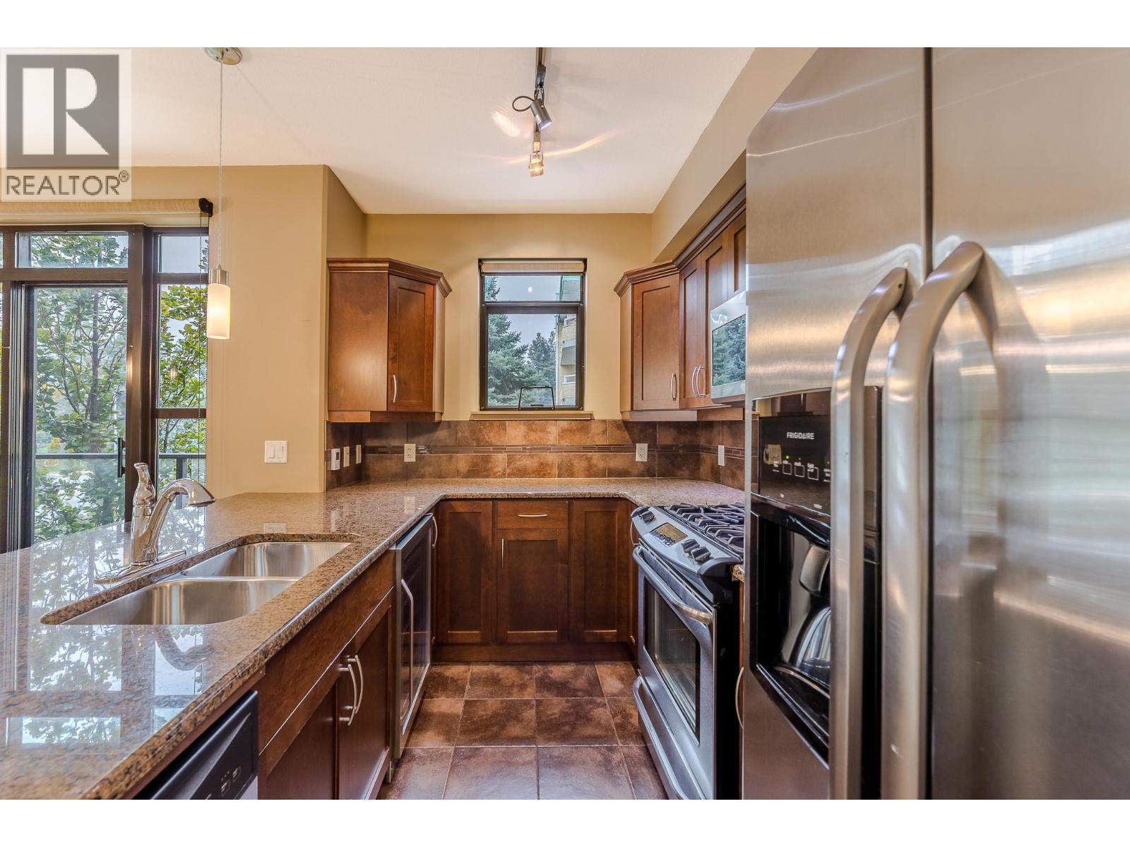 #204 3589 Skaha Lake Road - 5