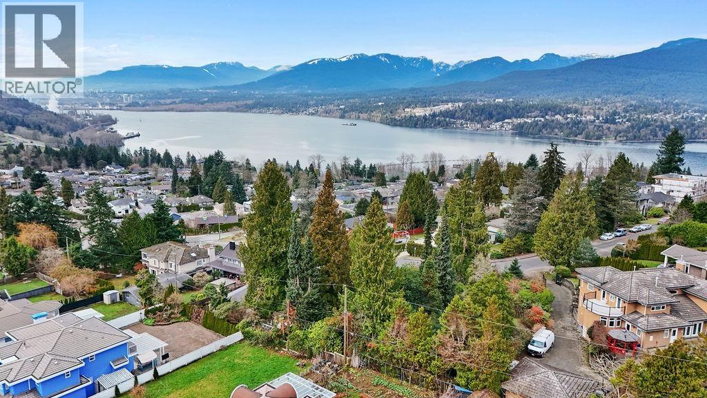 7258 RIDGE DRIVE, Burnaby