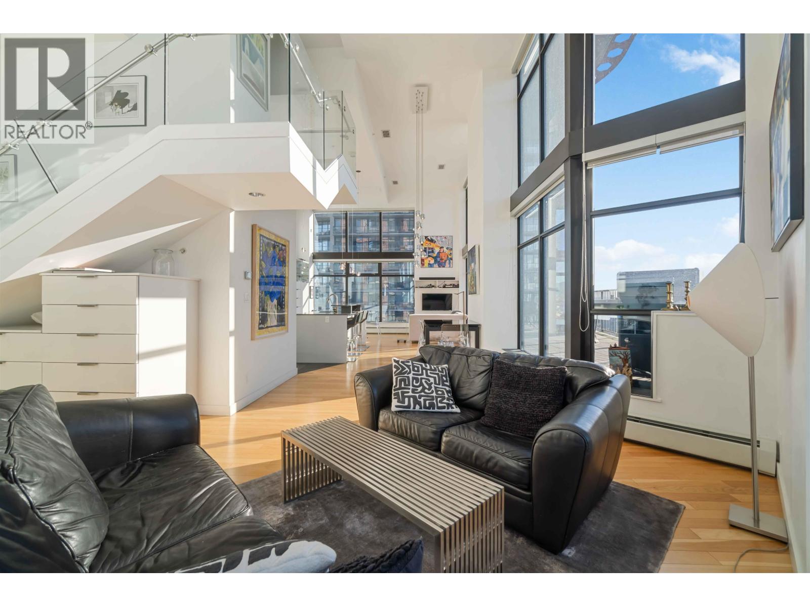 2306 128 CORDOVA Street - photo 2