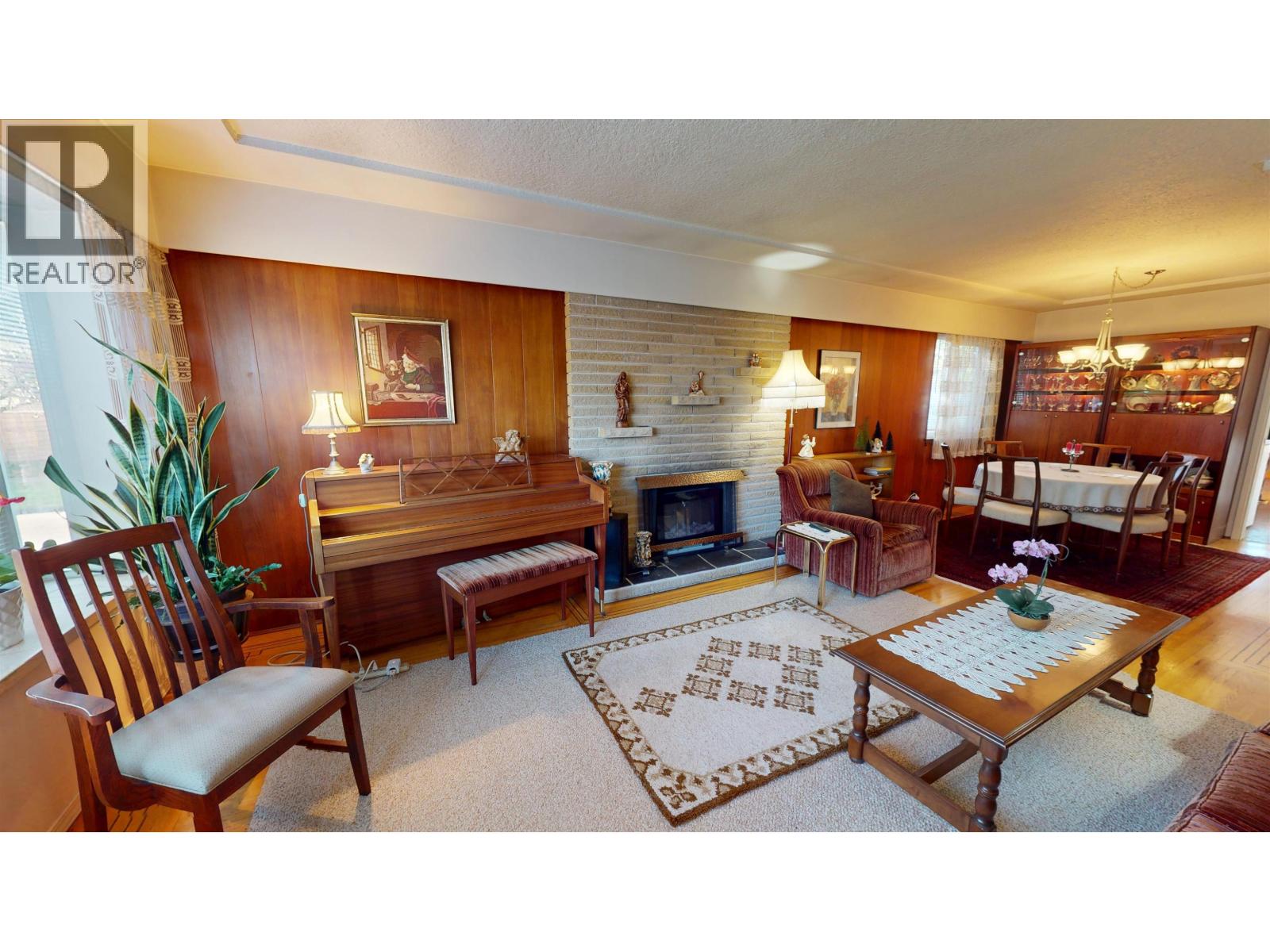 4793 COMMERCIAL Street - photo 2