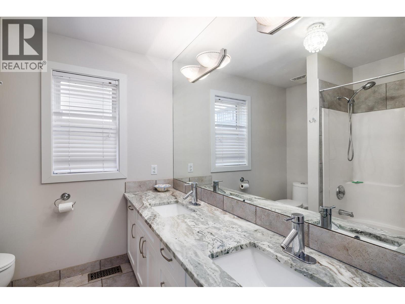 2761 Olalla Road - 24