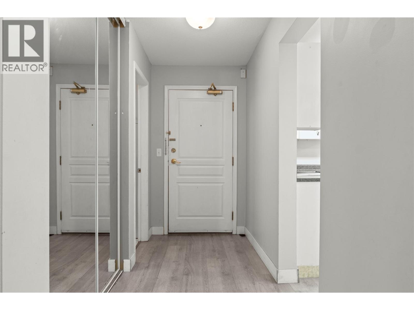 104 727 Houghton Road, Kelowna