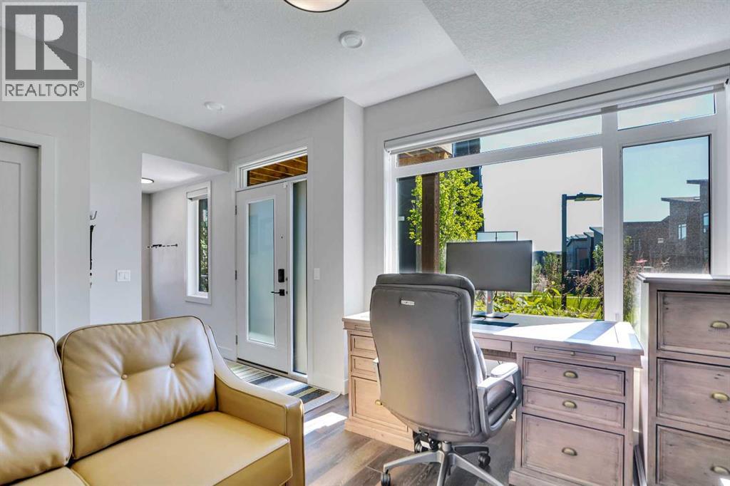 Single Family House for Sale in  Royal Elm Green NW Royal Oak Calgary 