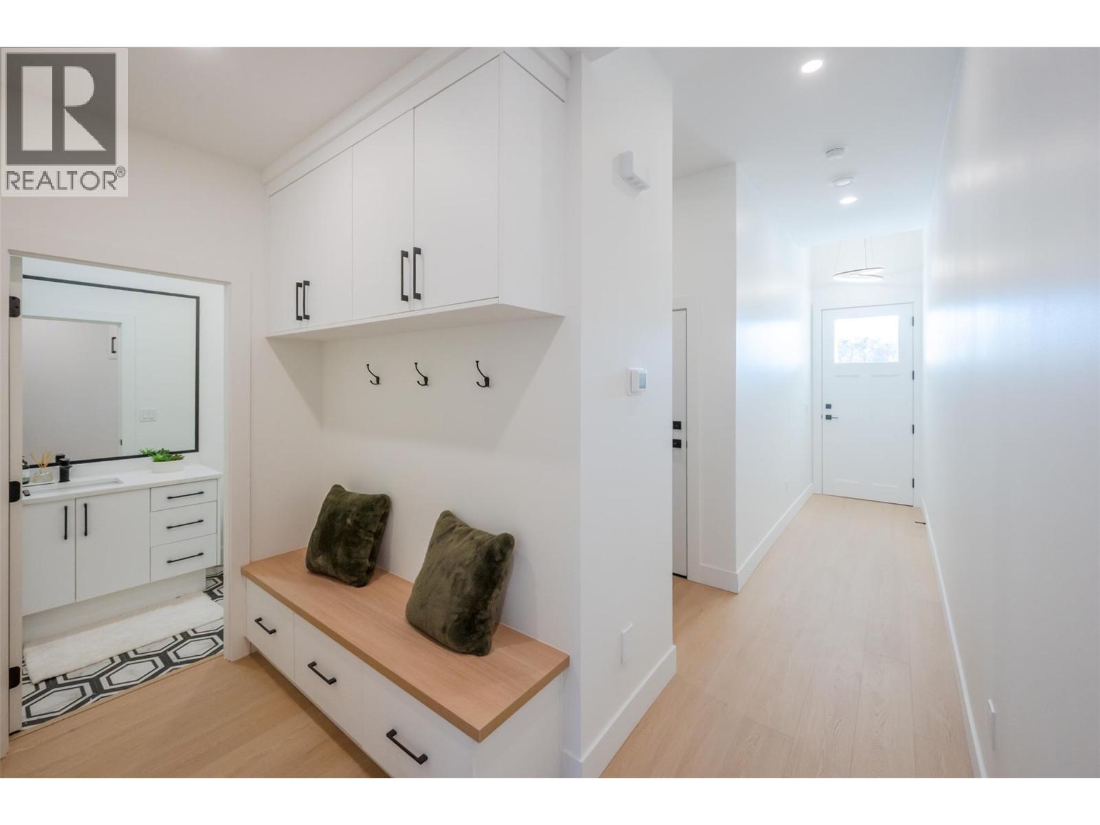 194 Maple Place Unit# 3, Oliver