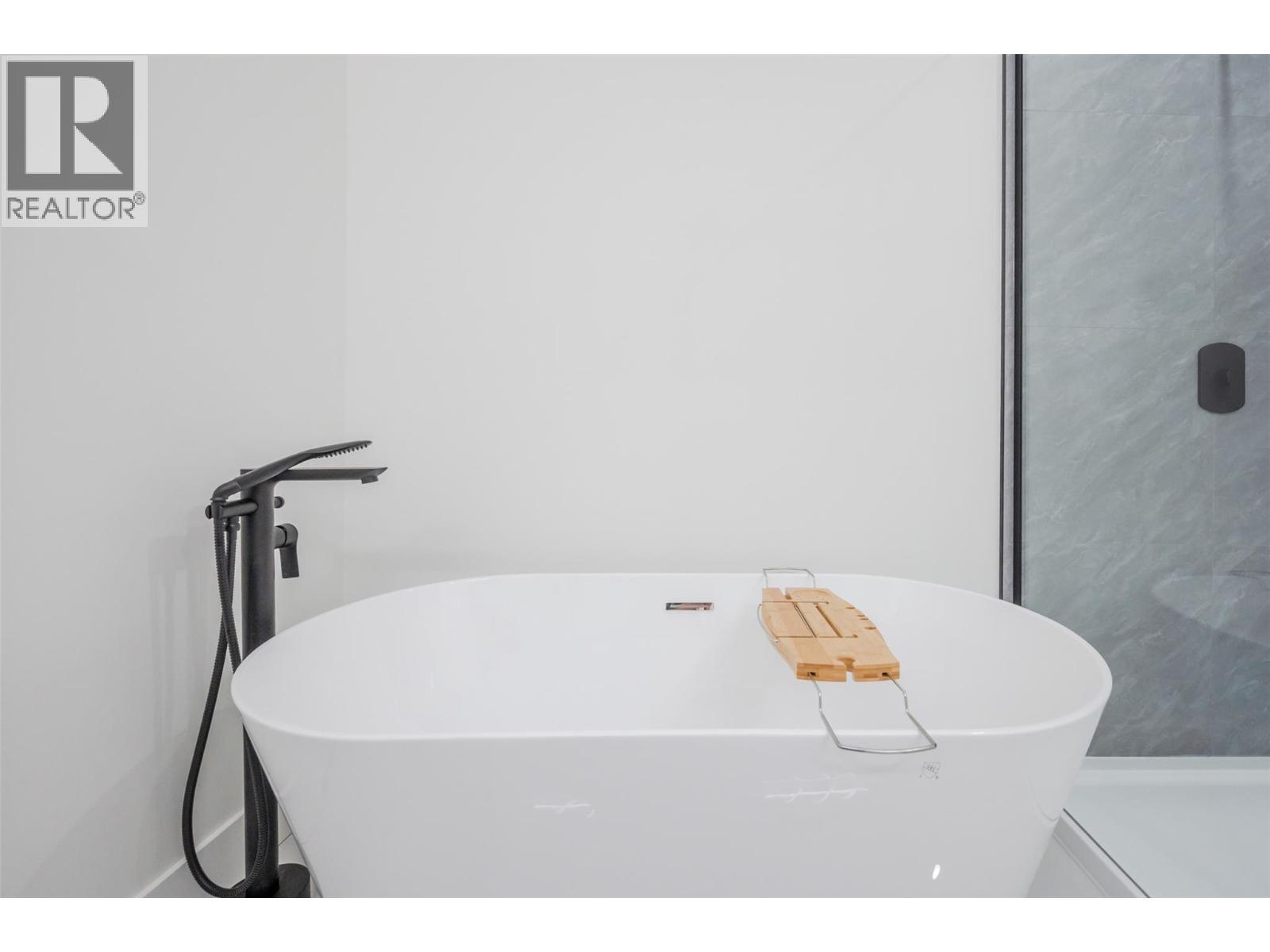 194 Maple Place Unit# 3, Oliver