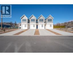 3 194 Maple Place, Oliver