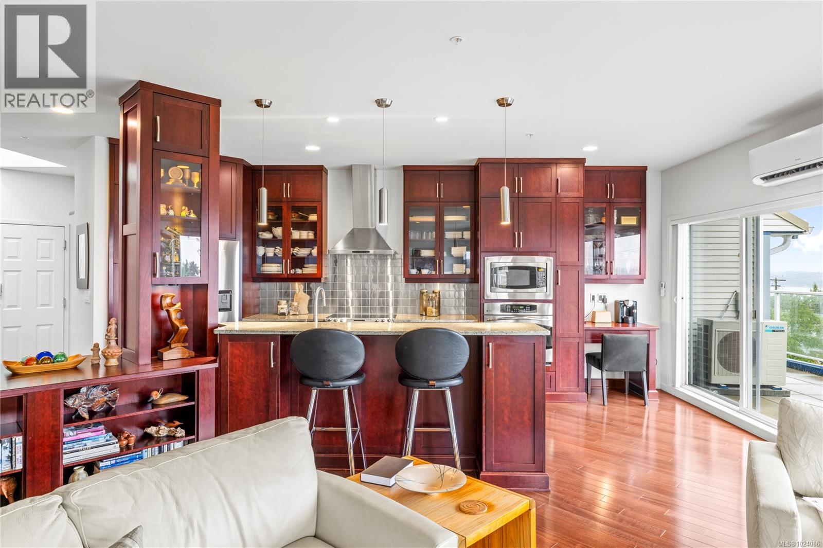 401 650 Prideaux St, Nanaimo