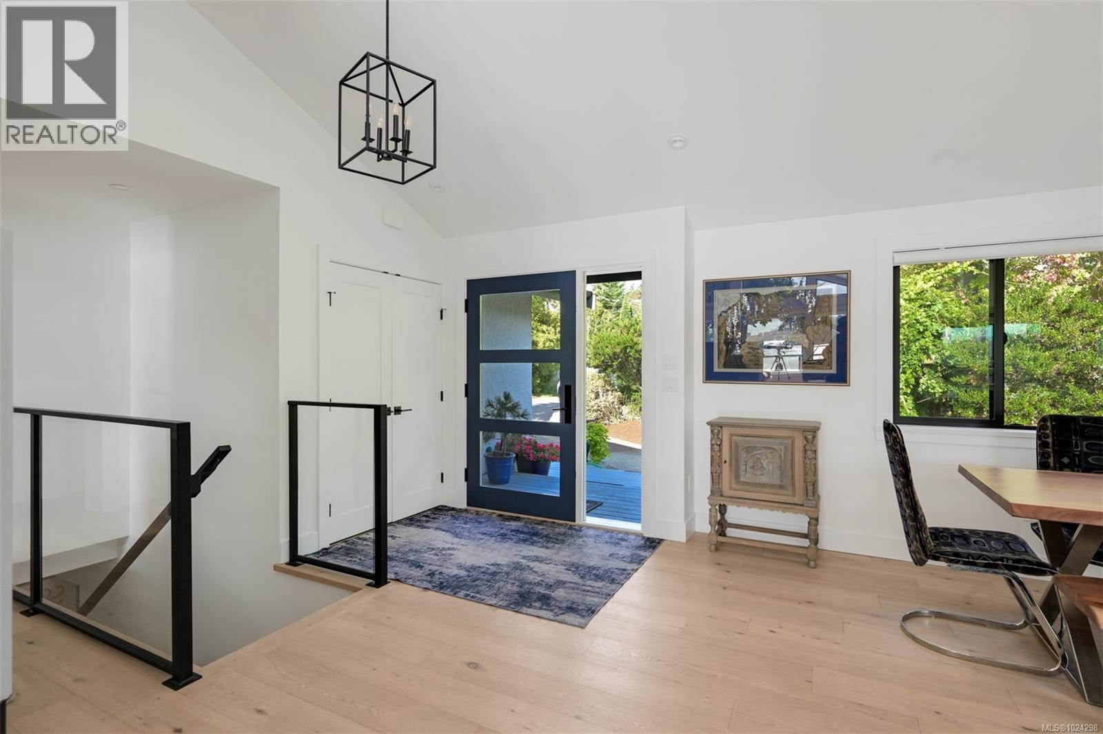  8 Woodville Place, View Royal