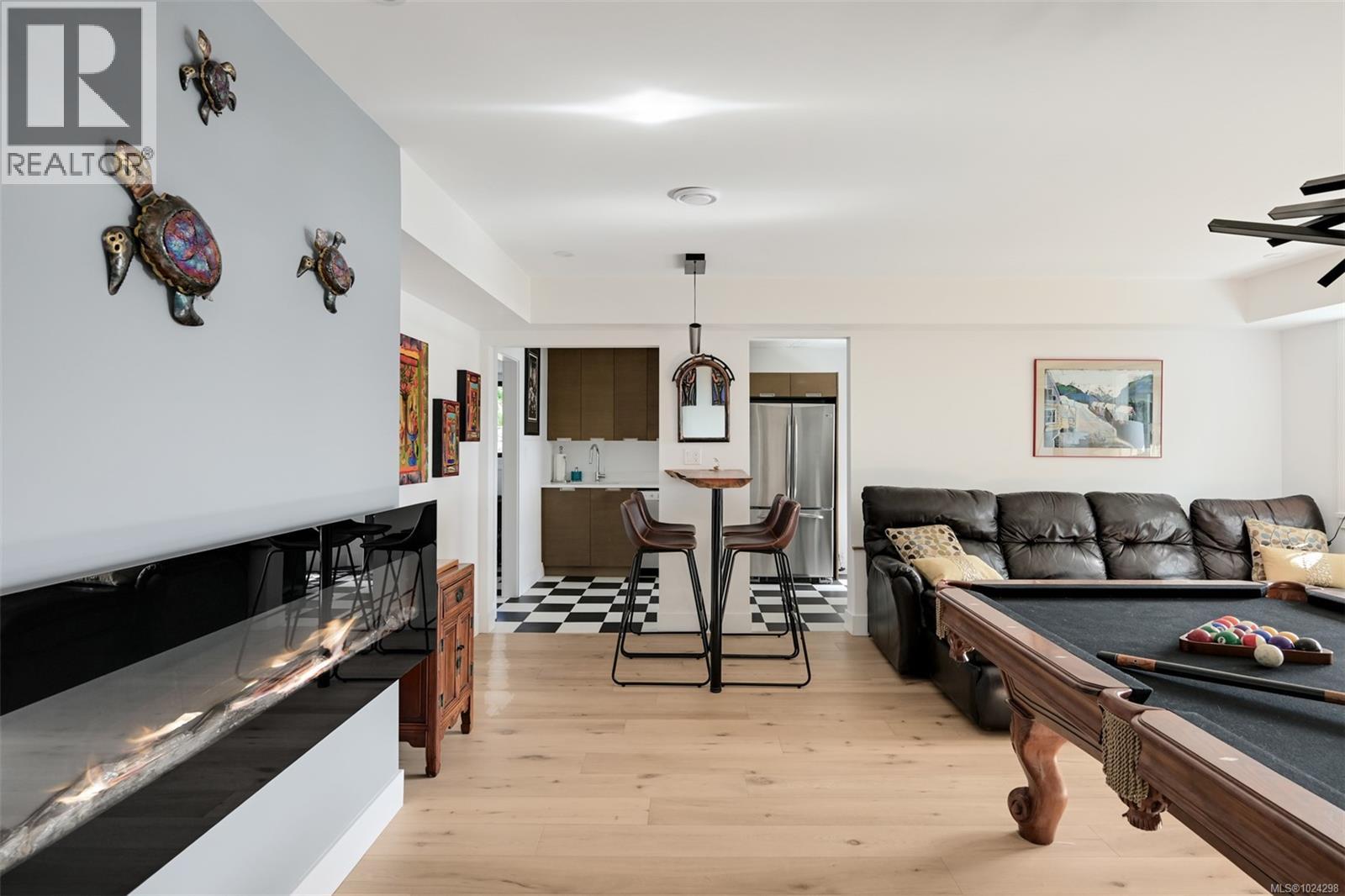  8 Woodville Place, View Royal