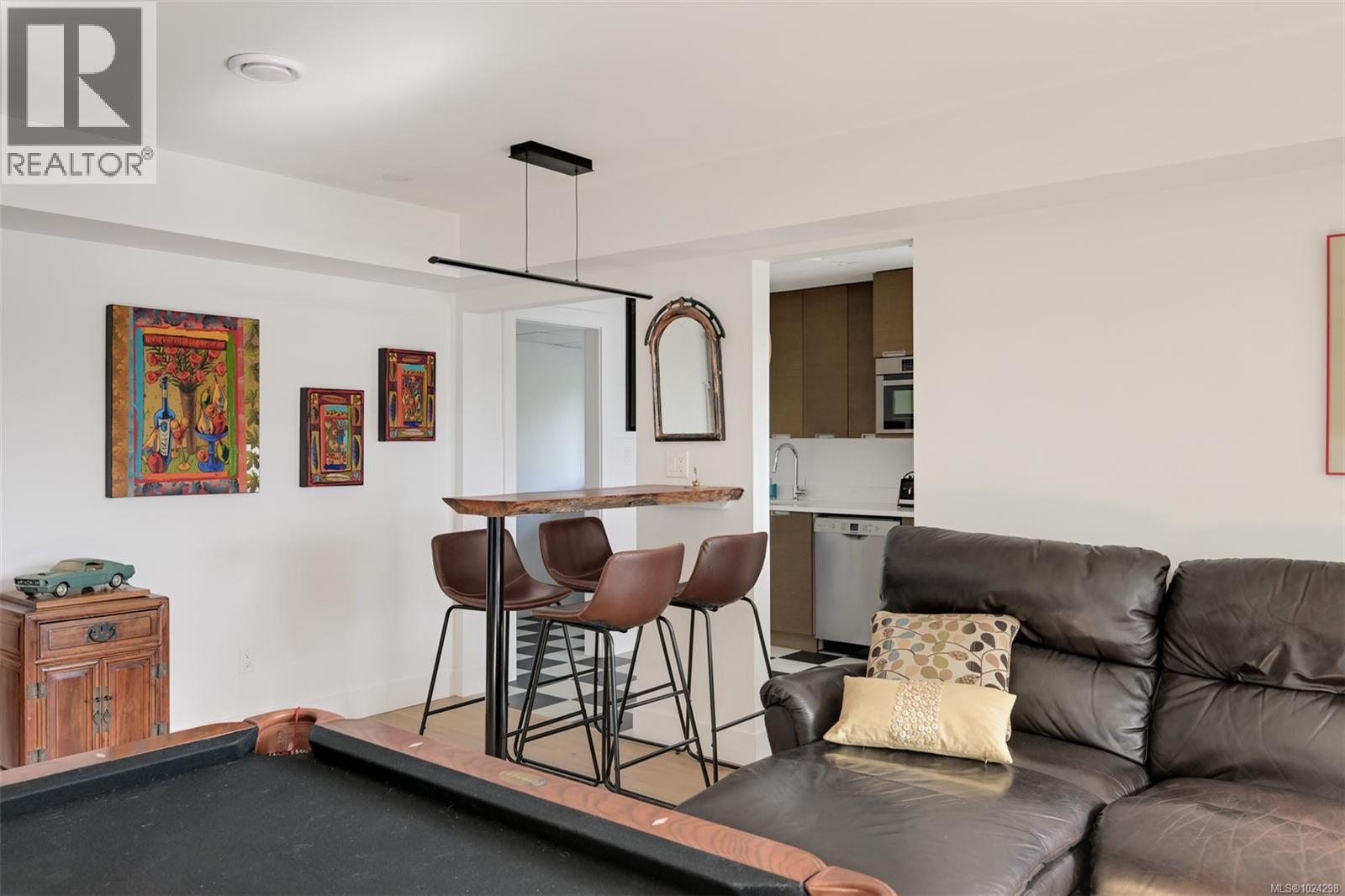  8 Woodville Place, View Royal