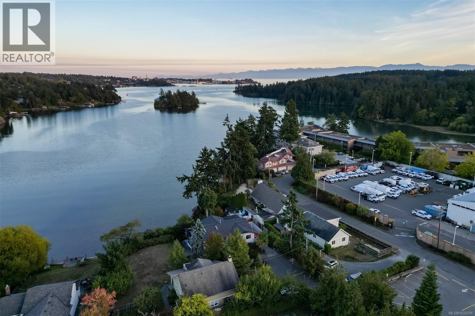  8 Woodville Place, View Royal