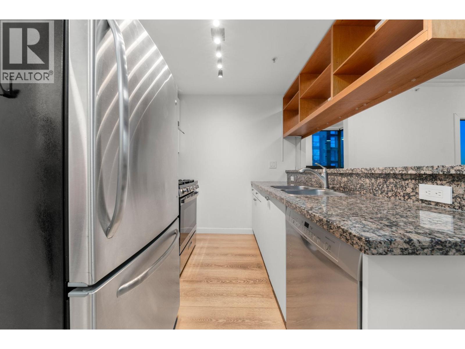 1805 928 RICHARDS STREET, Vancouver