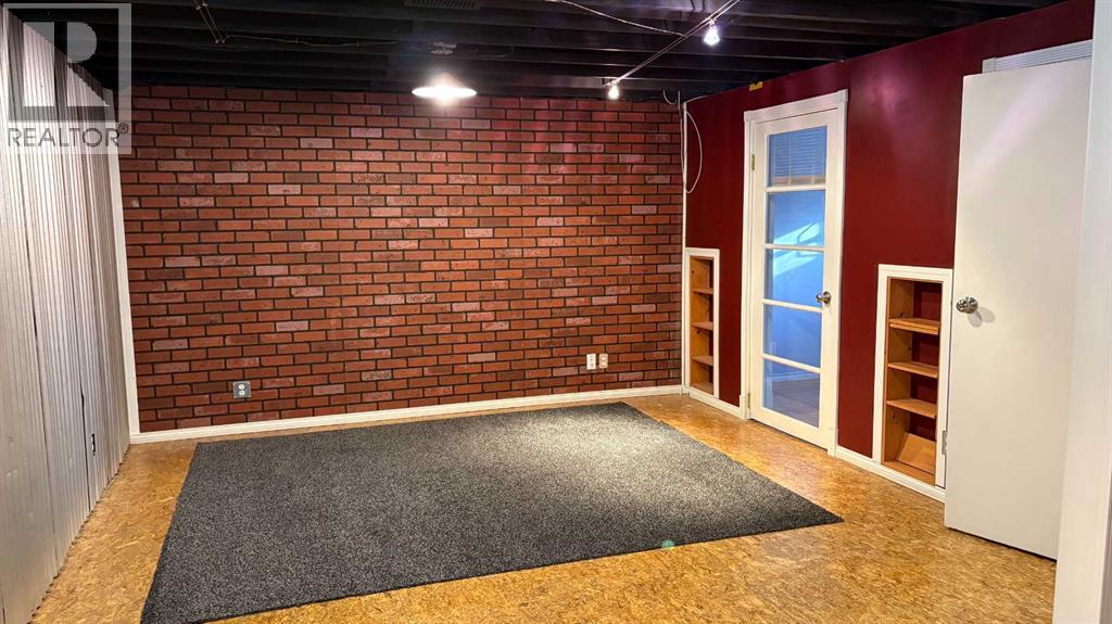 Single Family House for Sale in   Avenue NE Winston Heights/Mountview Calgary 