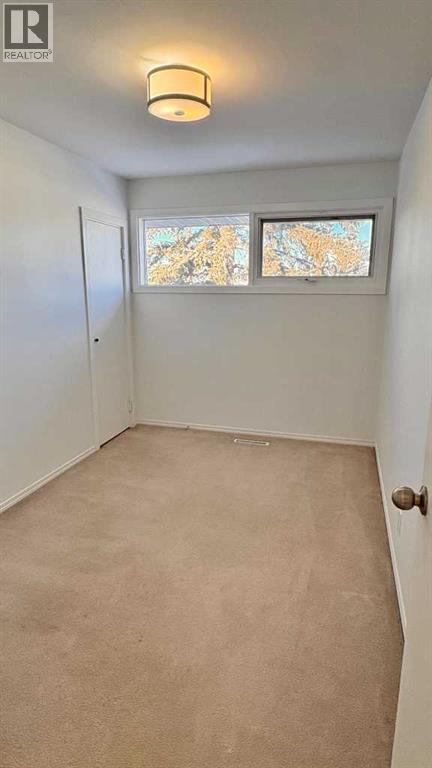 Single Family House for Sale in   Avenue NE Winston Heights/Mountview Calgary 