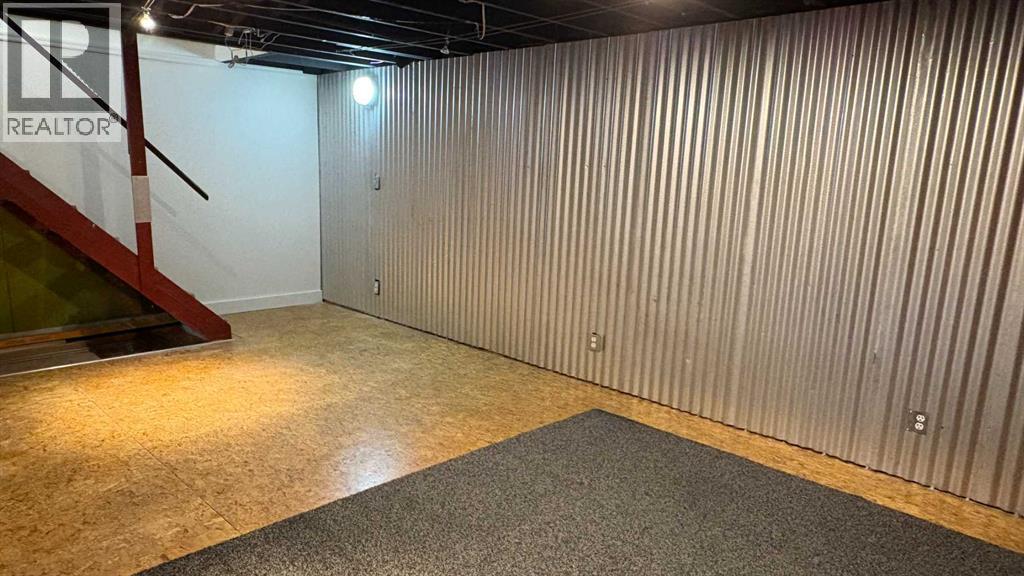 Single Family House for Sale in   Avenue NE Winston Heights/Mountview Calgary 