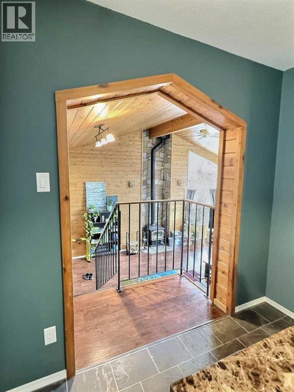 13 Aspen Crescent - Photo 5 of 29, Jasper, Alberta