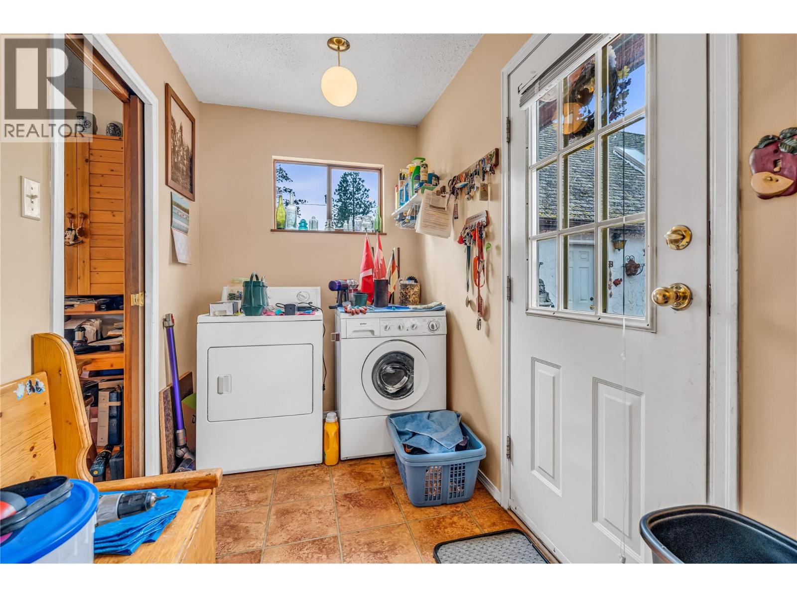 4206 Monro Avenue, Summerland