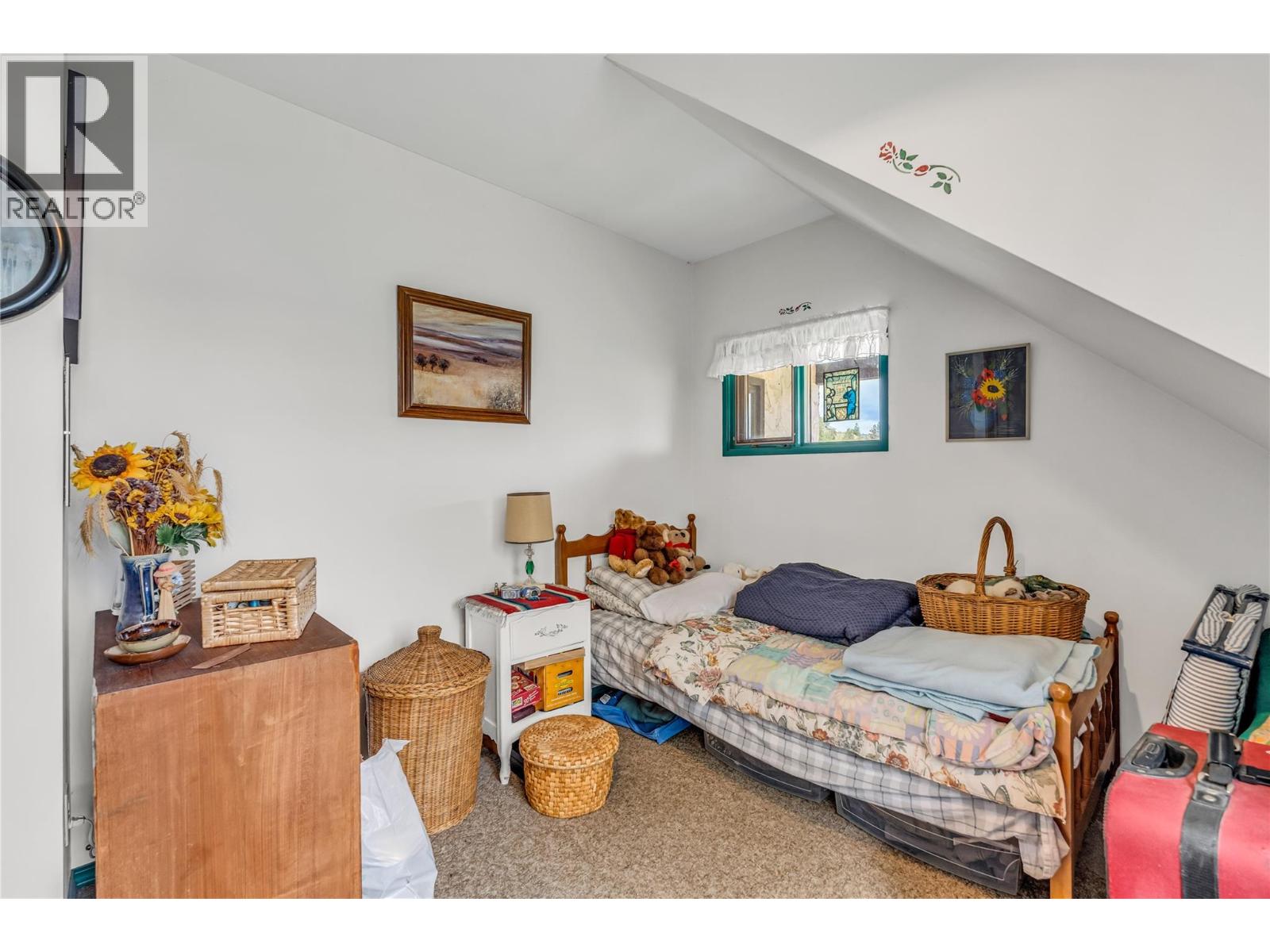 4206 Monro Avenue, Summerland