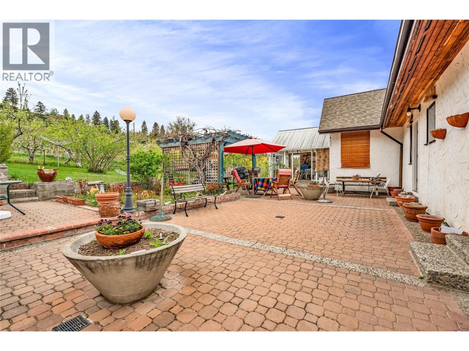 4206 Monro Avenue, Summerland