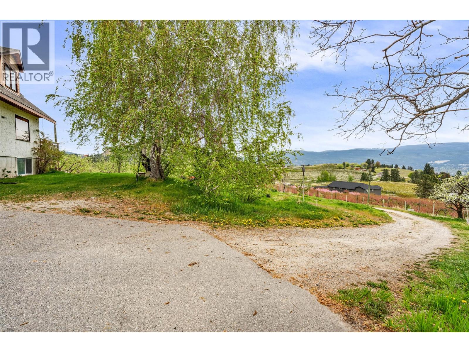 4206 Monro Avenue, Summerland