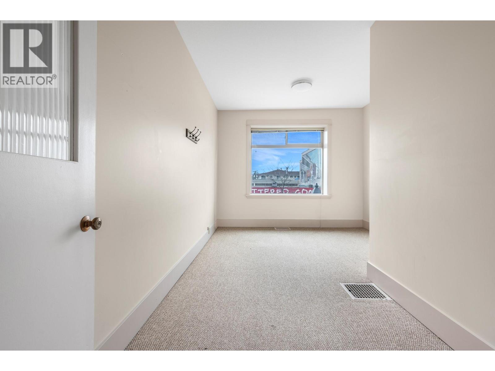  3311 30 Street, Vernon