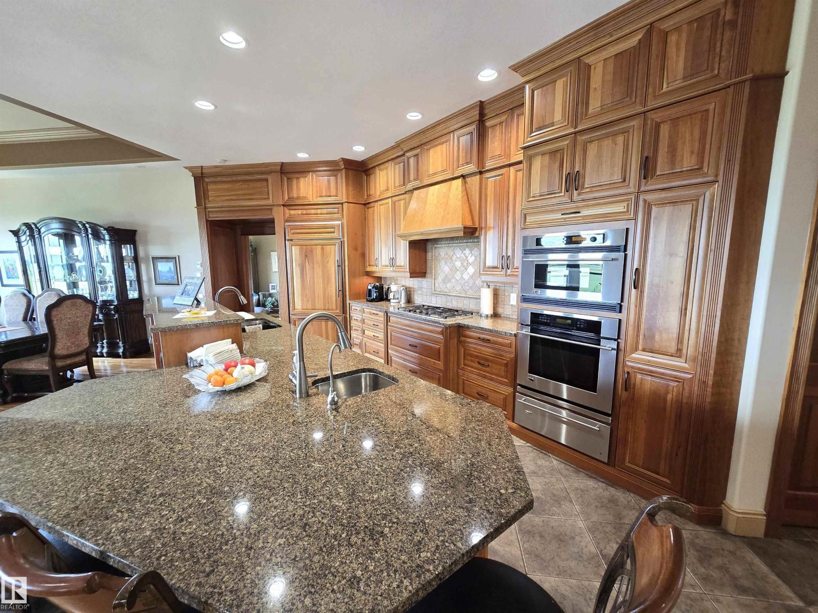 52328 RGE ROAD 233, Rural Strathcona County