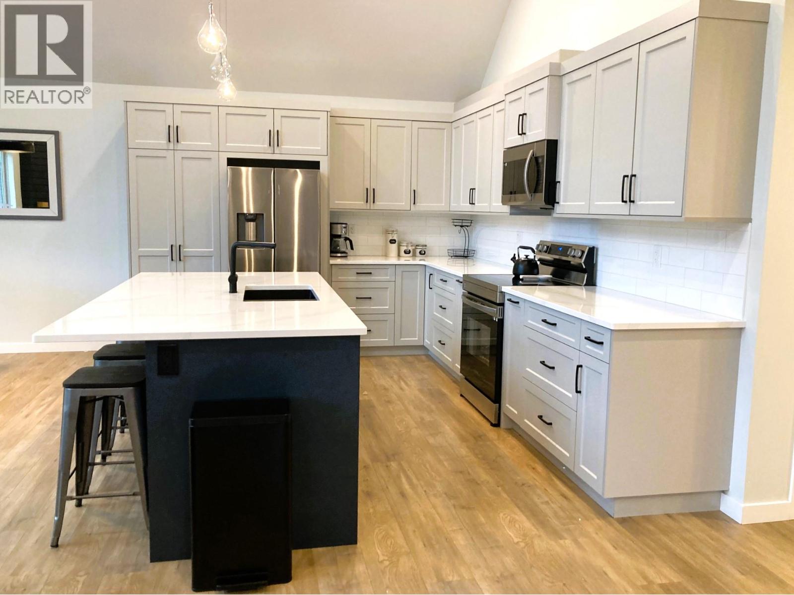 3040 Cedar Drive, Blind Bay