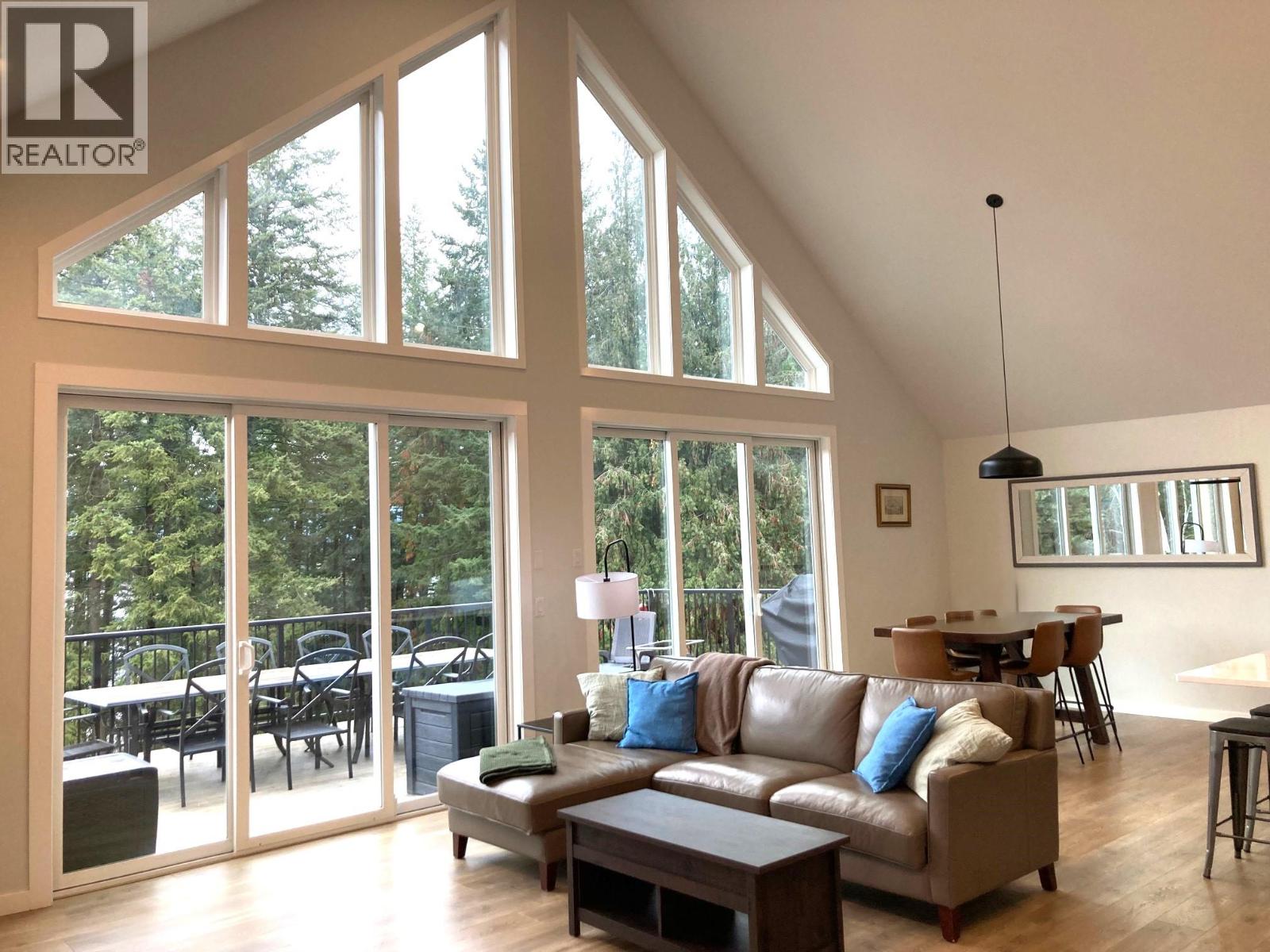 3040 Cedar Drive, Blind Bay