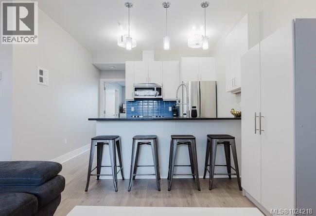 201 606 Speed Ave, Victoria