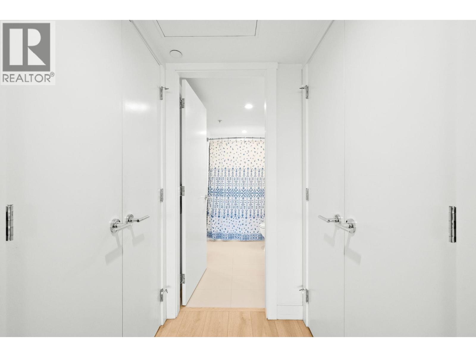 303 1519 CROWN STREET, North Vancouver