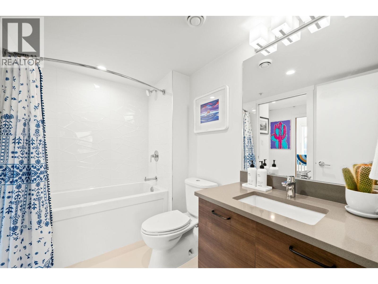 303 1519 CROWN STREET, North Vancouver