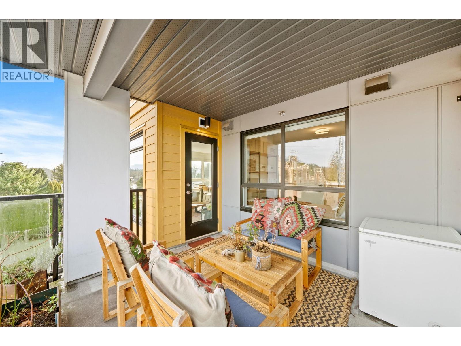 303 1519 CROWN STREET, North Vancouver