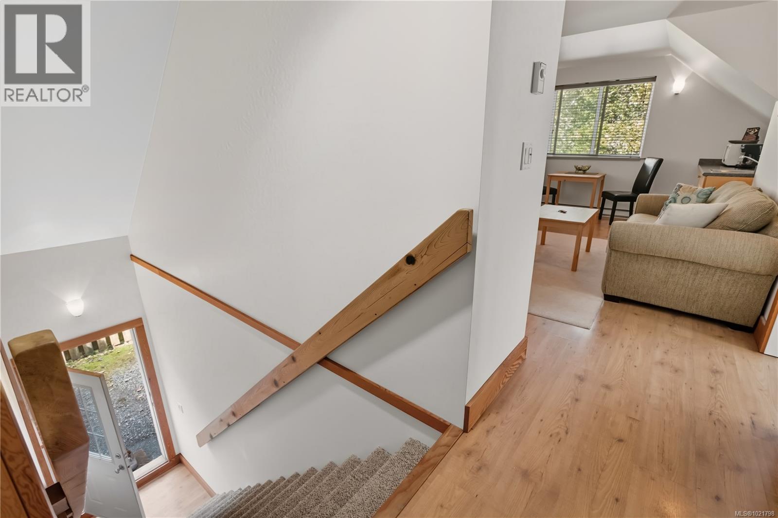 978 Peninsula Rd, Ucluelet