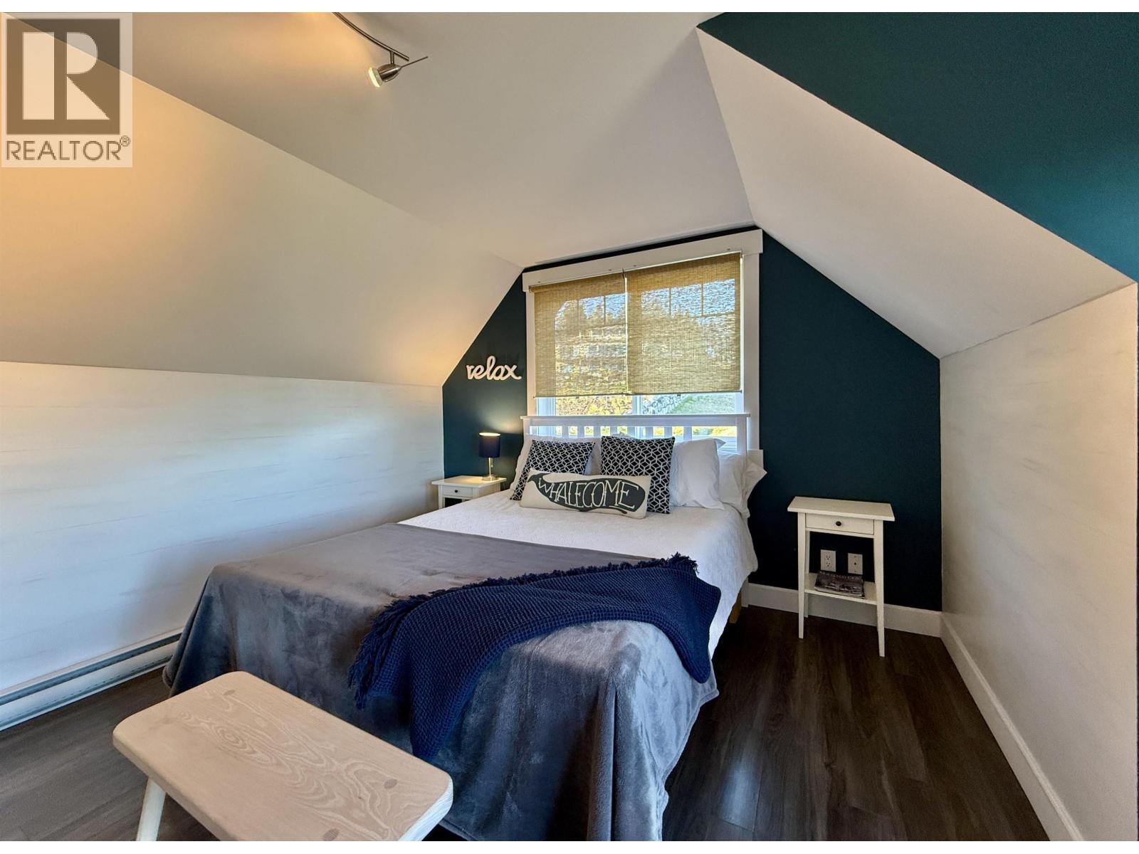 605 WOODLAND AVENUE, Gibsons