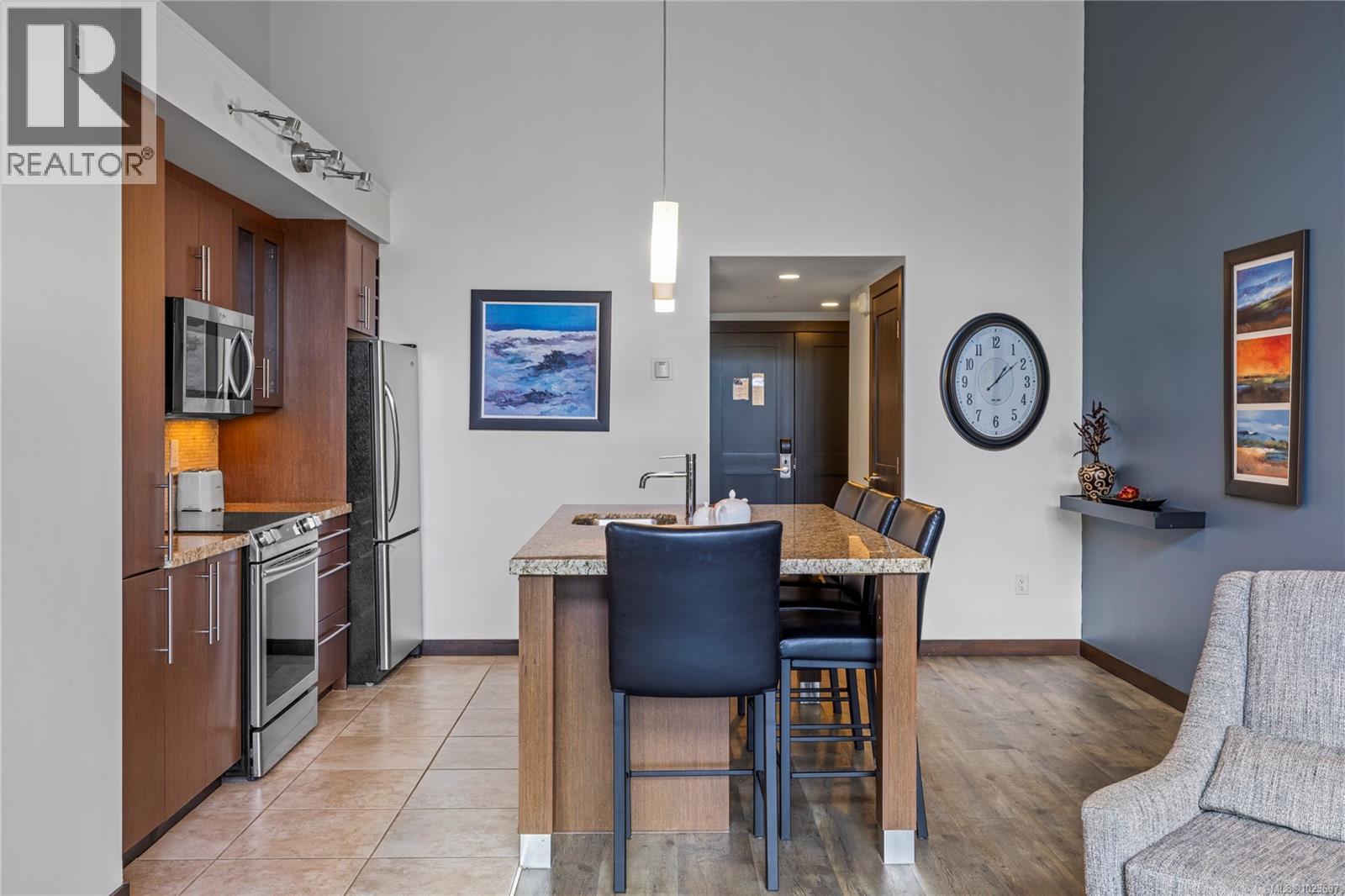 242 1175 Resort Dr, Parksville