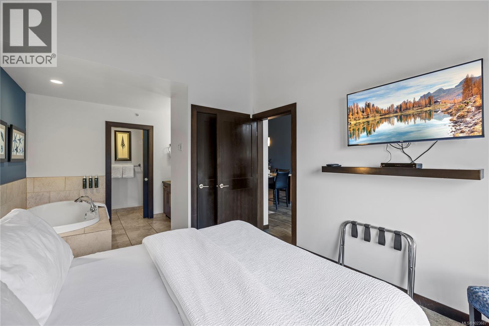 242 1175 Resort Dr, Parksville