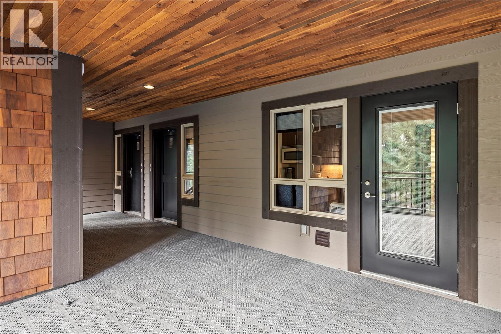 242 1175 Resort Dr, Parksville