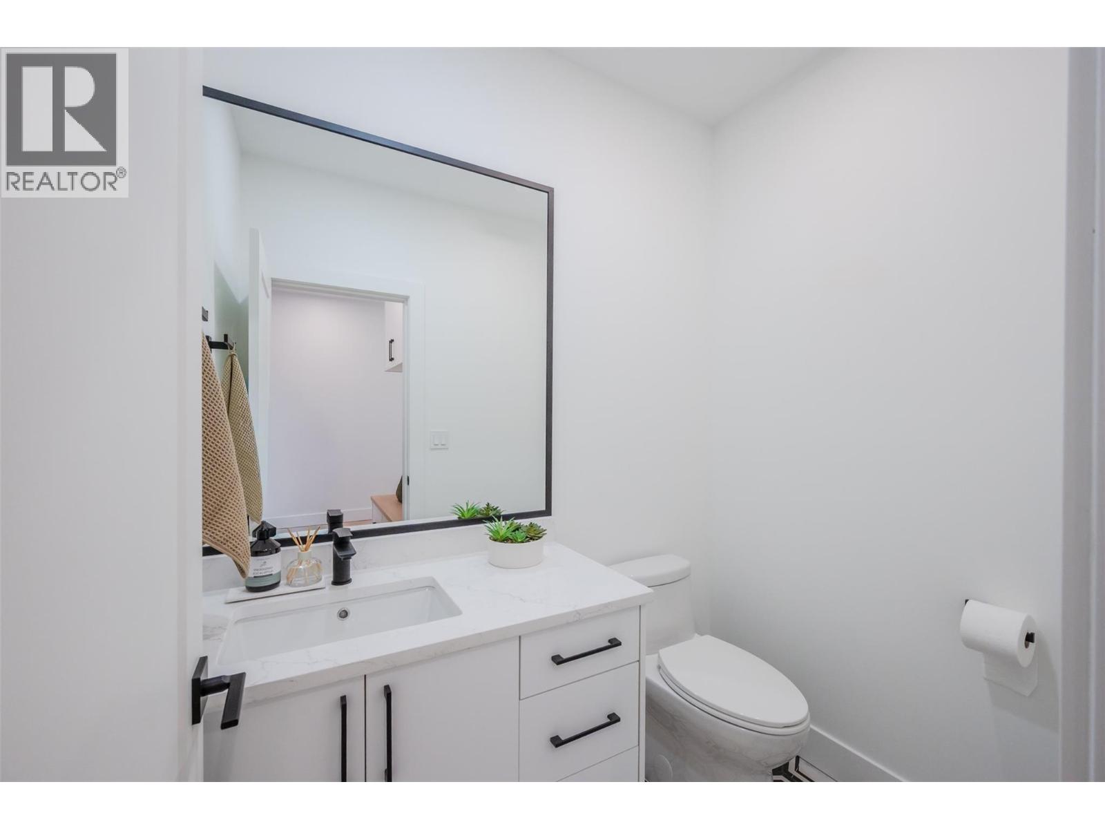 194 Maple Place Unit# 4, Oliver