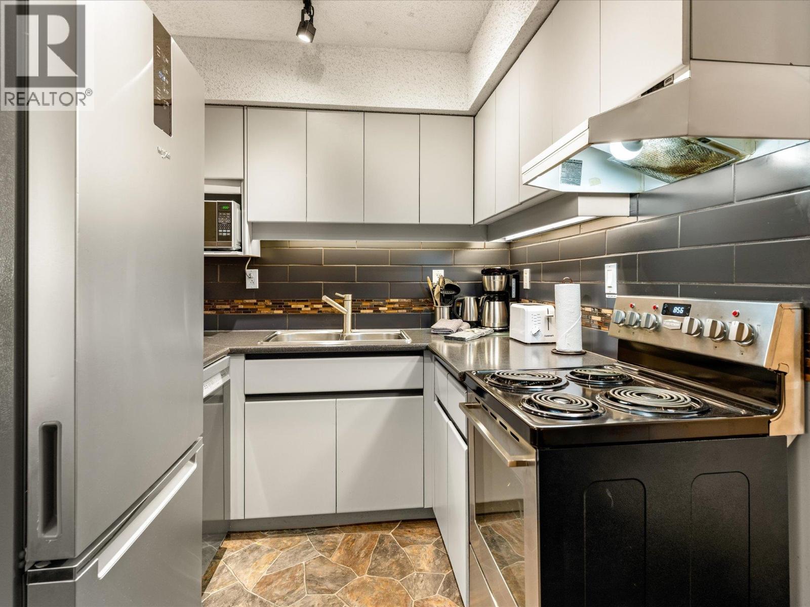 320 2021 KAREN CRESCENT, Whistler