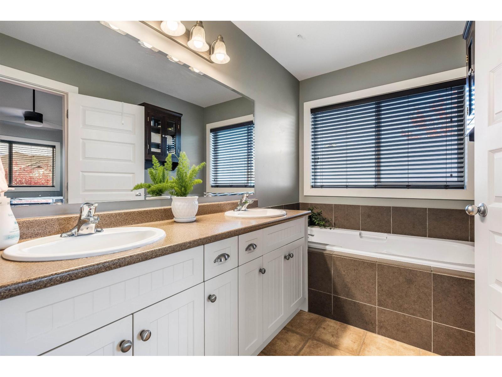 44405 MCLAREN DRIVE, Sardis South, Chilliwack
