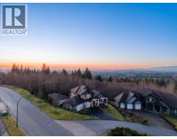 10875 Carmichael Street, Maple Ridge, BC V2W0H3 Photo 9