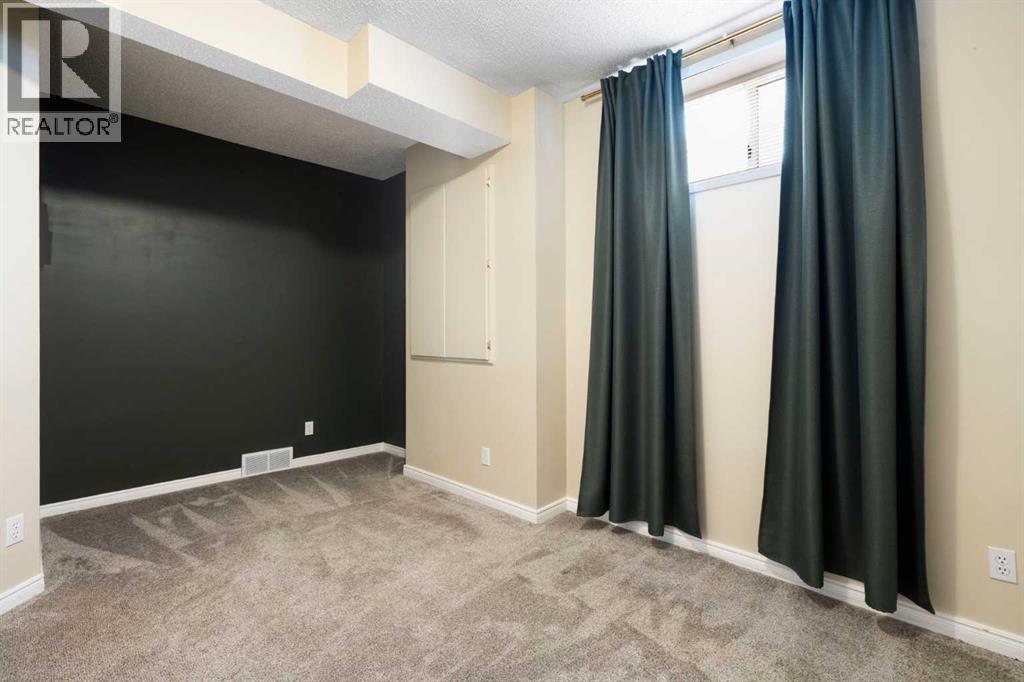 Single Family House for Sale in  Mt Norquay Gate SE McKenzie Lake Calgary 